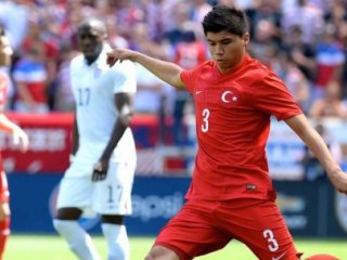 İshak'ın Menajerinden G.Saray Açıklaması