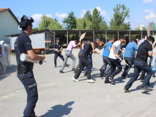 Polisin Tatbikatı Gerçeği Aratmadı