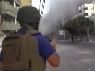 Gazze'de Bir Binanın Vurulma Anı Kamerada