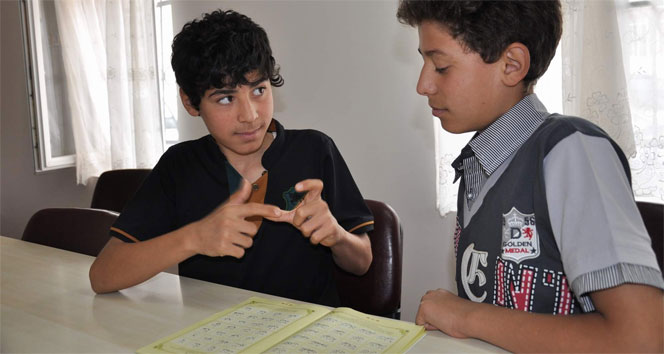 Kur'an Aşkı Engel Tanımıyor