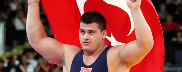 Rıza Kayaalp'e 'Yılın Sporcusu' ödülü