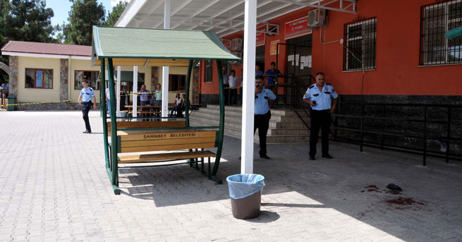 Cezaevi Önünde Kanlı Kavga