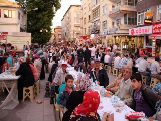 1 Kilometrelik İftar Masası