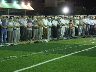 Şehir Stadı’nda Teravih Namazı