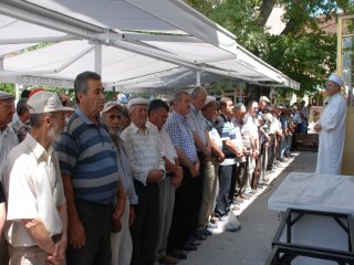 Filistin İçin Saf Tuttular