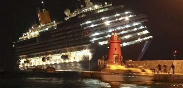 İtalya'da Dev Kruvaziyer, Söküm İçin Yolda