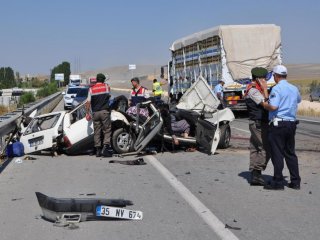 Bu Yollar Ölüm Saçıyor