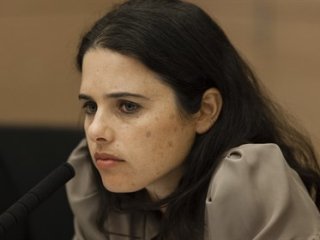 O Siyoniste “Dünyanın En Aşağılık Kadını” Ödülü!