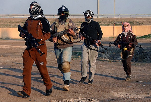 IŞİD Militanları 6 Polisi Öldürdü