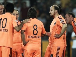 Gösteri Maçında Sol Ayağı Kırıldı!