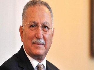 İhsanoğlu Twitter'da Şaşırttı