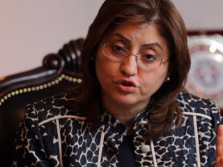 Eski Bakan Harekete Geçti!