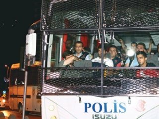 Siyasi Casusluk Yaptılar