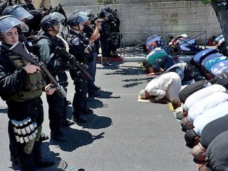 İsrail'in Mescid-i Aksa Zulmü Sürüyor