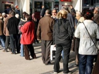 Emekli Aylıklarındaki Azalmalara Çözüm Bekleniyor