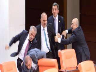 AK Parti Ve MHP'li Vekiller Birbirine Girdi