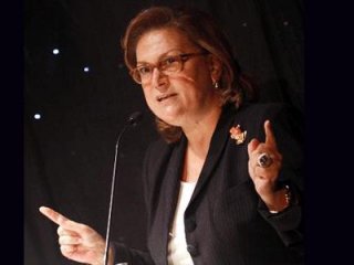 Kim Bunlar? Sabancı'yı Fena Çarptılar!