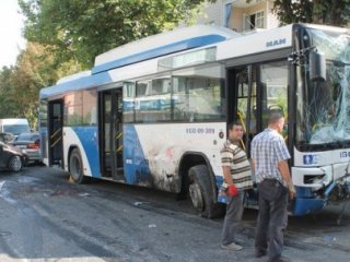 Ankara'da Belediye Otobüsü Kaza Yaptı: 1 Ölü