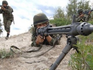 Sınırda Askere Ateş Açıldı