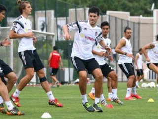 Feyenoord Maçı Öncesi Büyük Sürpriz!