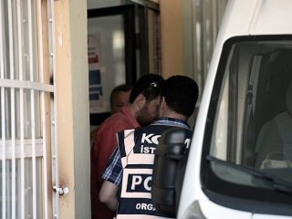 O Polisler Tutuklandı