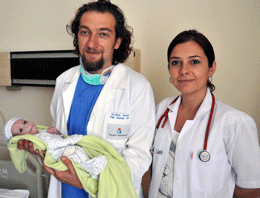 Parmak bebek artık evinde
