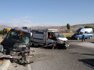 Muradiye’de Trafik Kazası; 4 Yaralı