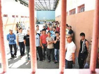 Cezaevleri Doldu Taştı