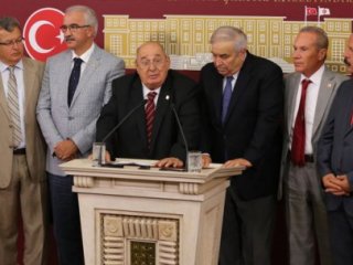 Eski Vekiller Kılıçdaroğlu'nu İstifaya Çağırdı