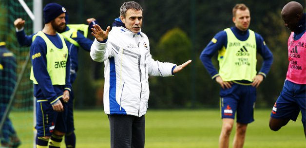 Futbolcular isyan etti! 'Hoca çıkıp açıklasın'