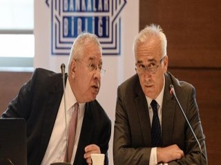''Fitch Ve Moody's'in Kafası Belirsiz''
