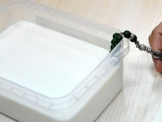 Sütü yoğurt yerine taşla mayalamayı başardı