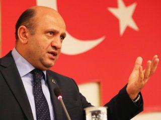 "Türkiye'de işçisizlik problemi Var"
