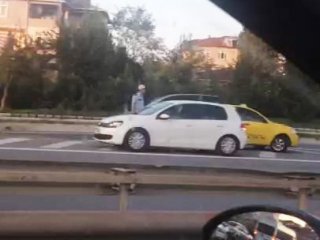 İstanbul Trafiğinde İnanılmaz Görüntü