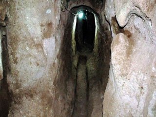 Ahırı Temizlerken Yeraltı Şehri Buldu