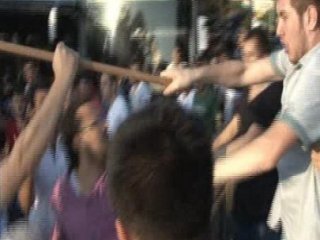 Kadıköy'de Bıçak, Satır, Sopalı Kavga!