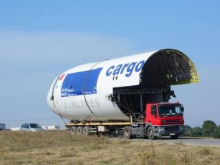 Satın Aldığı Uçağı İkiye Böldürdü