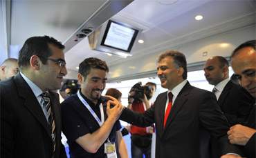 Gül'ün Başdanışmanı Gece Yarısı Patladı!