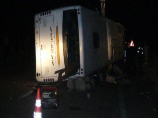 Mısır'da Feci Otobüs Kazası: 19 Ölü