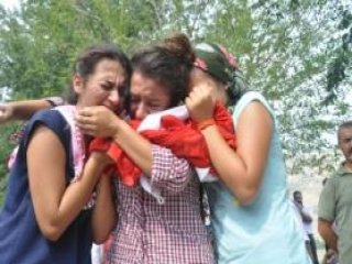 Şehit Polis Memuru Toprağa Verildi