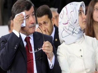 Davutoğlu Ve Erdoğan Sıcaktan Bunaldı