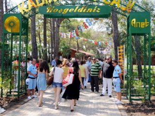 Antalya'da Çıplaklık Çirkefliği