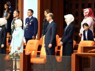 Erdoğan Yemin Ederken Onlar Ağladı