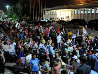 Erdoğan'a İstanbul'da Coşkulu Karşılama