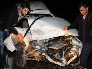 Köprü Üzerinde Feci Kaza 3 Yaralı