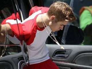 Justin Bieber Tutuklandı!