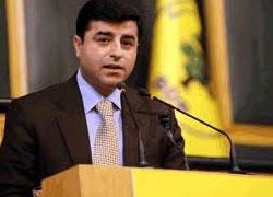 Demirtaş'tan Leyla Zana'ya eleştiri