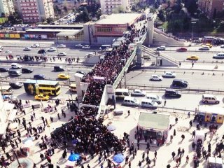 Ürküten Kaza  Bu Üst Geçidi Akla Getirdi