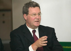 Downer: ''Kıbrıs sorunu, dünyanın en büyük problemlerinden biri''