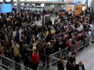 Atatürk Havalimanı'nda Pasaport Çilesi Bitti